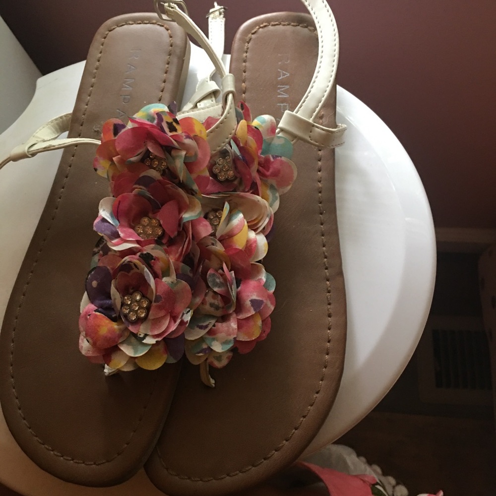 Rampage sandals size 8